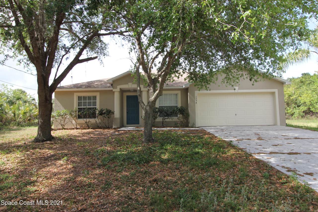 1398 Scottish Street - Photo 1