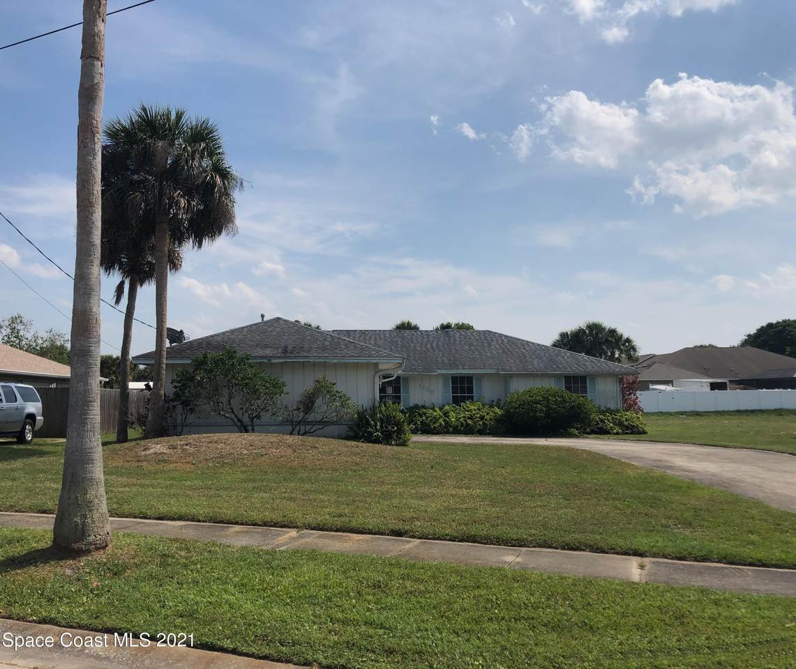 1125 Woodsmere Parkway - Photo 1