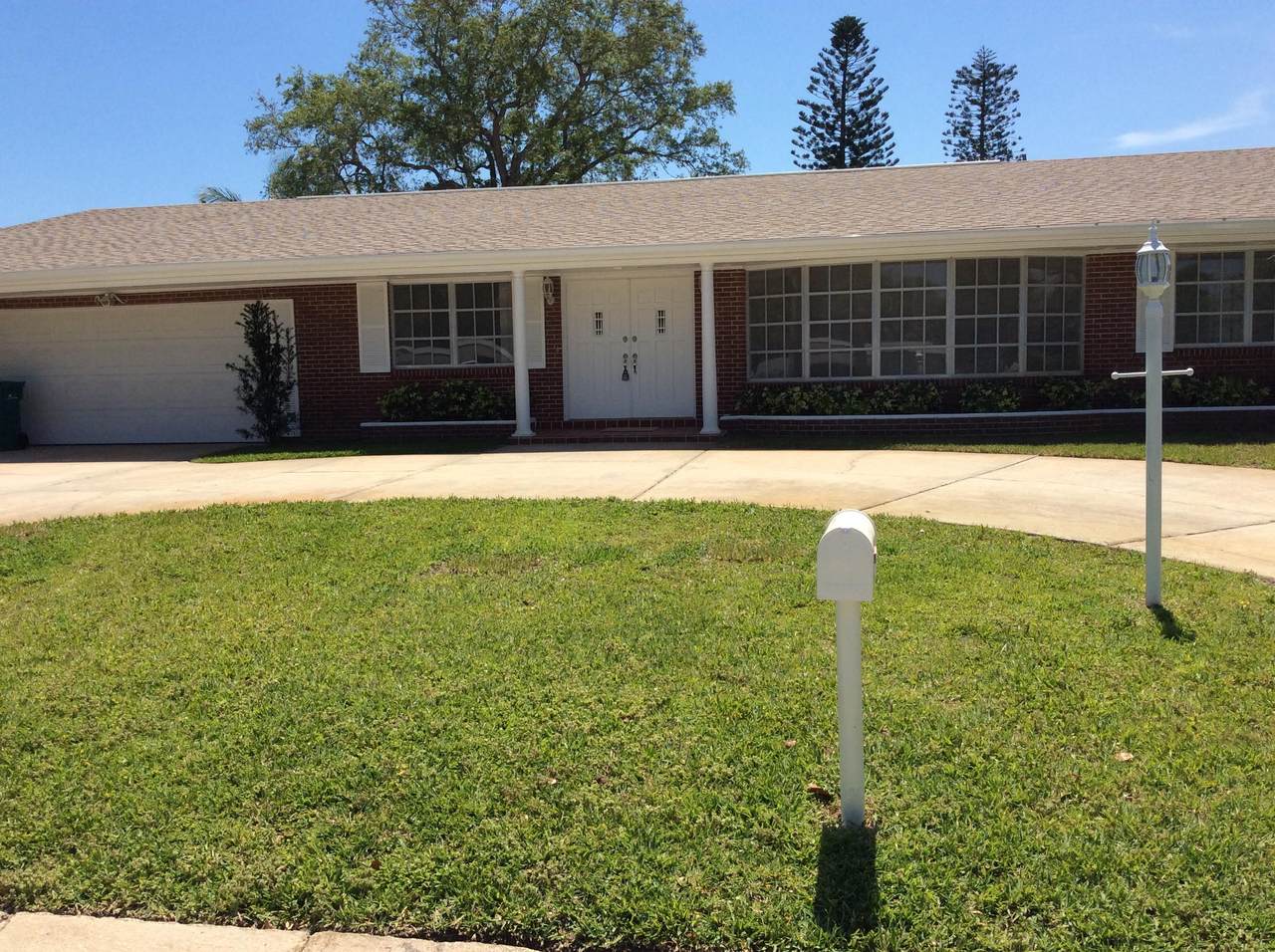 555 Harborview Drive - Photo 1