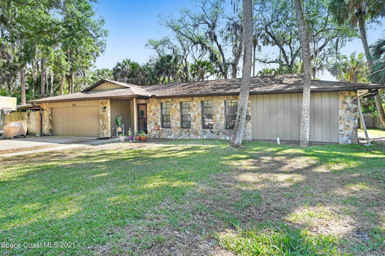 556 Chestnut Street - Photo 1
