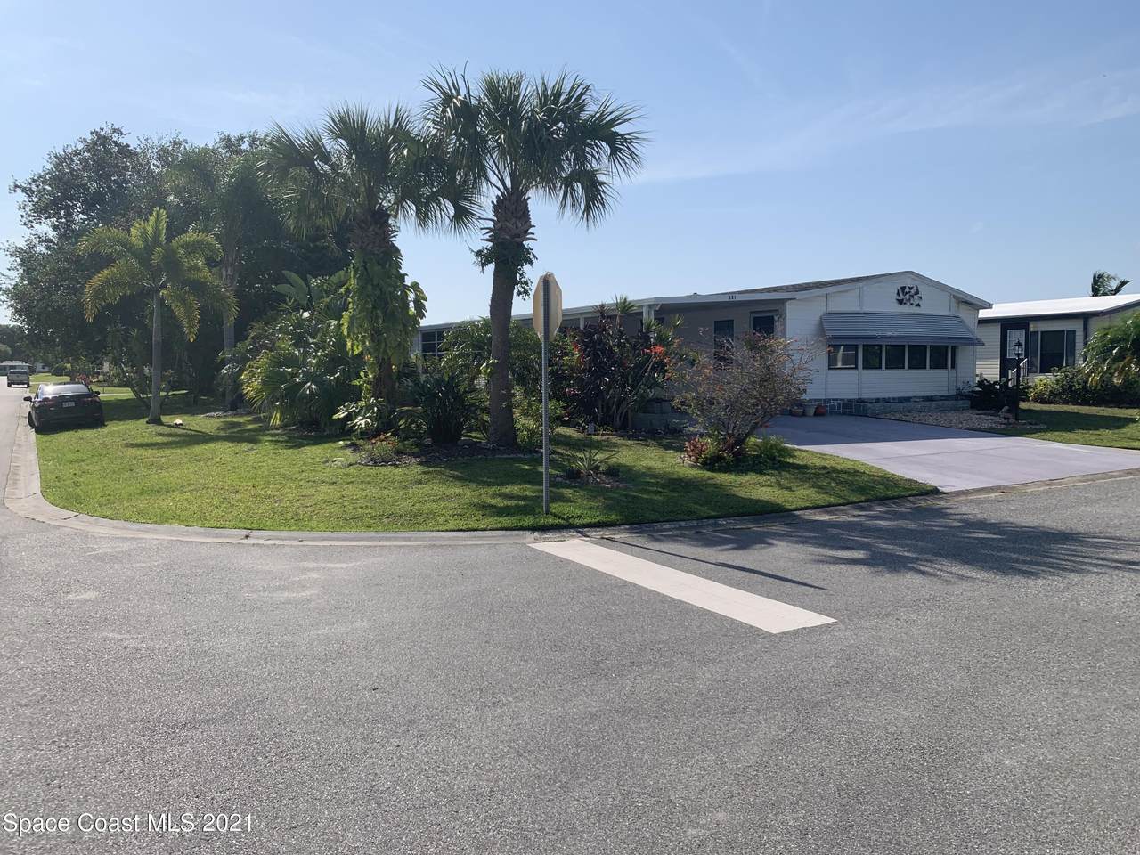 901 Periwinkle Circle - Photo 1