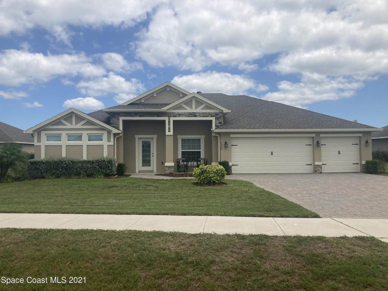 7367 Preserve Pointe Drive - Photo 1