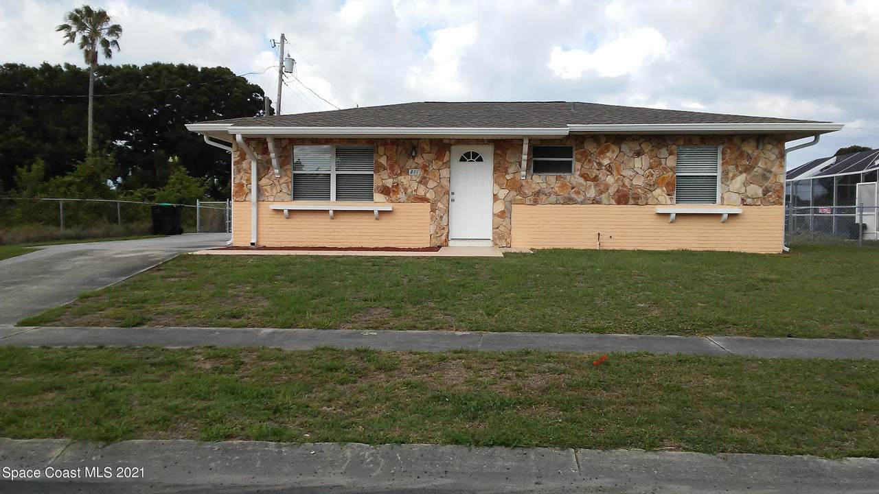 886 Angle Street - Photo 1