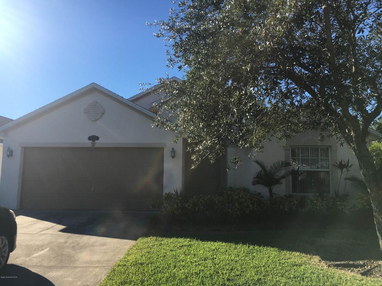 1044 Sedgewood Circle - Photo 1