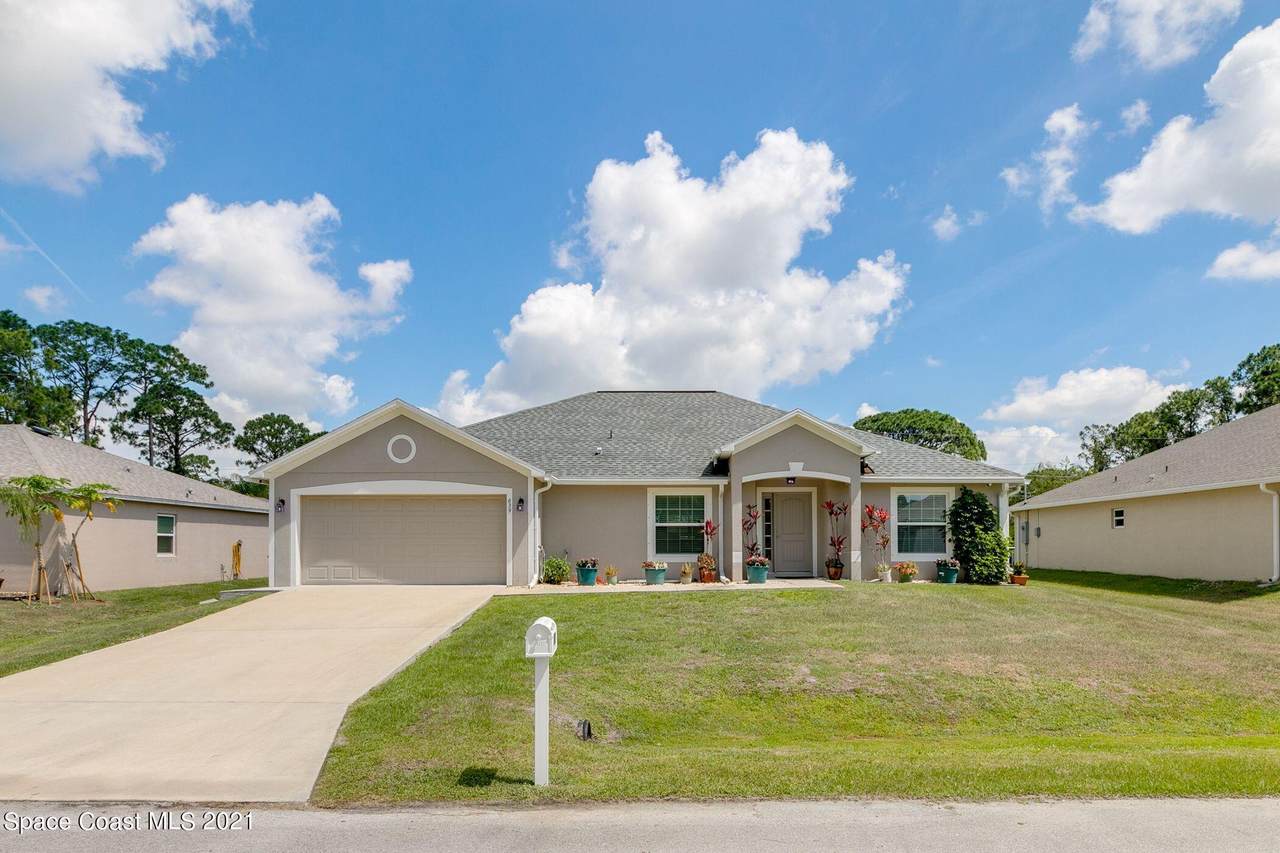 639 Black Horse Street - Photo 1