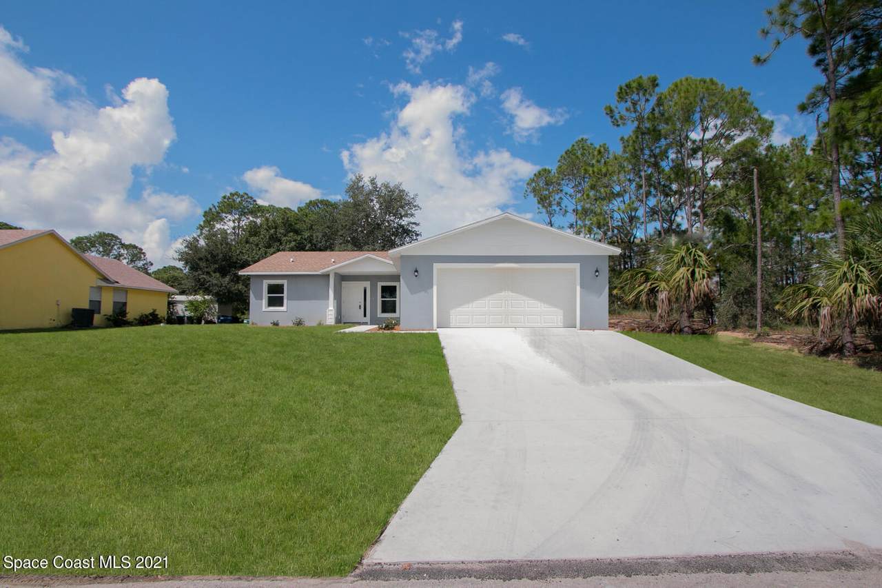 1444 Glendale Avenue - Photo 1