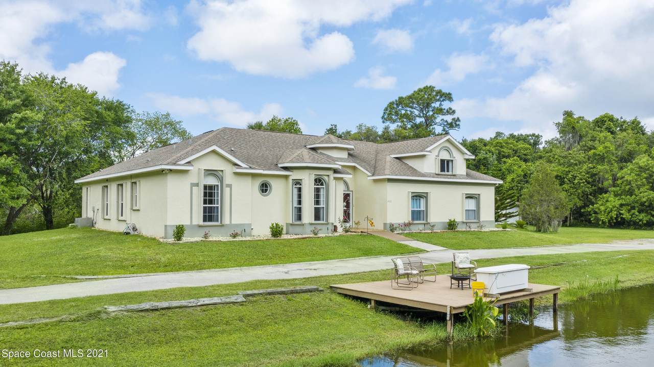 4925 Secluded Way - Photo 1