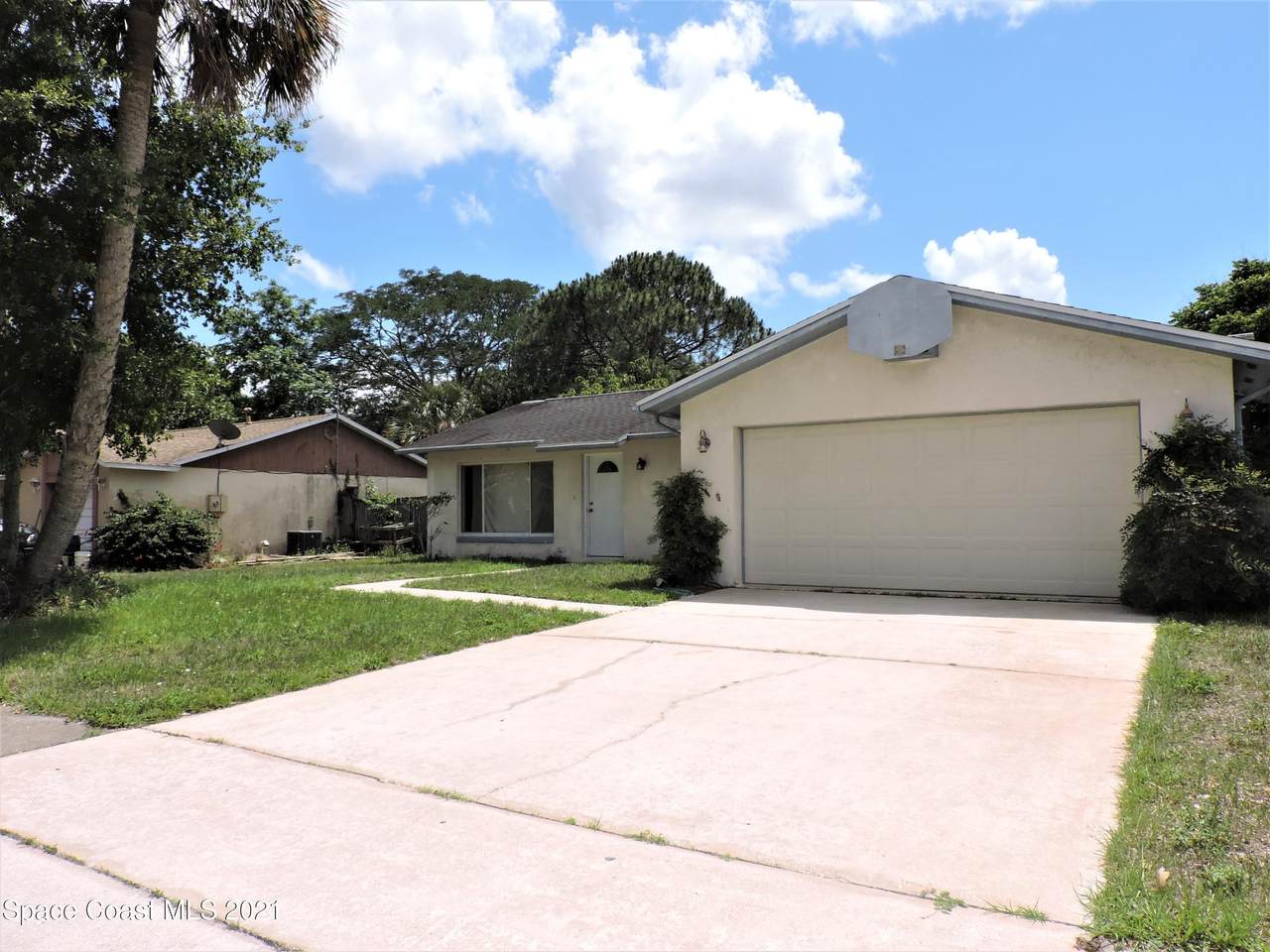 1570 Yorktown Avenue - Photo 1