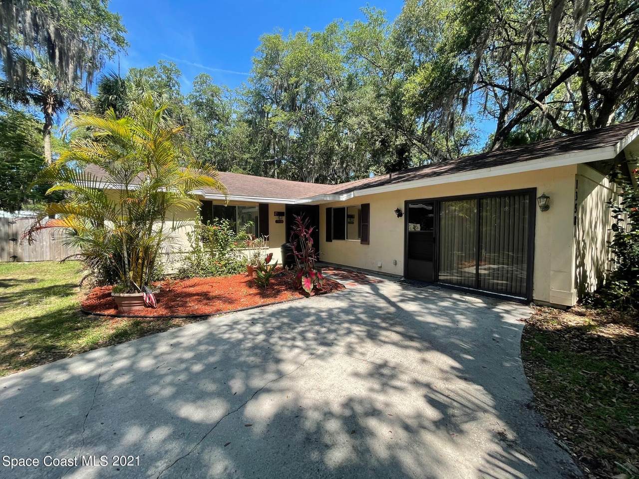 1358 Knollwood Road - Photo 1