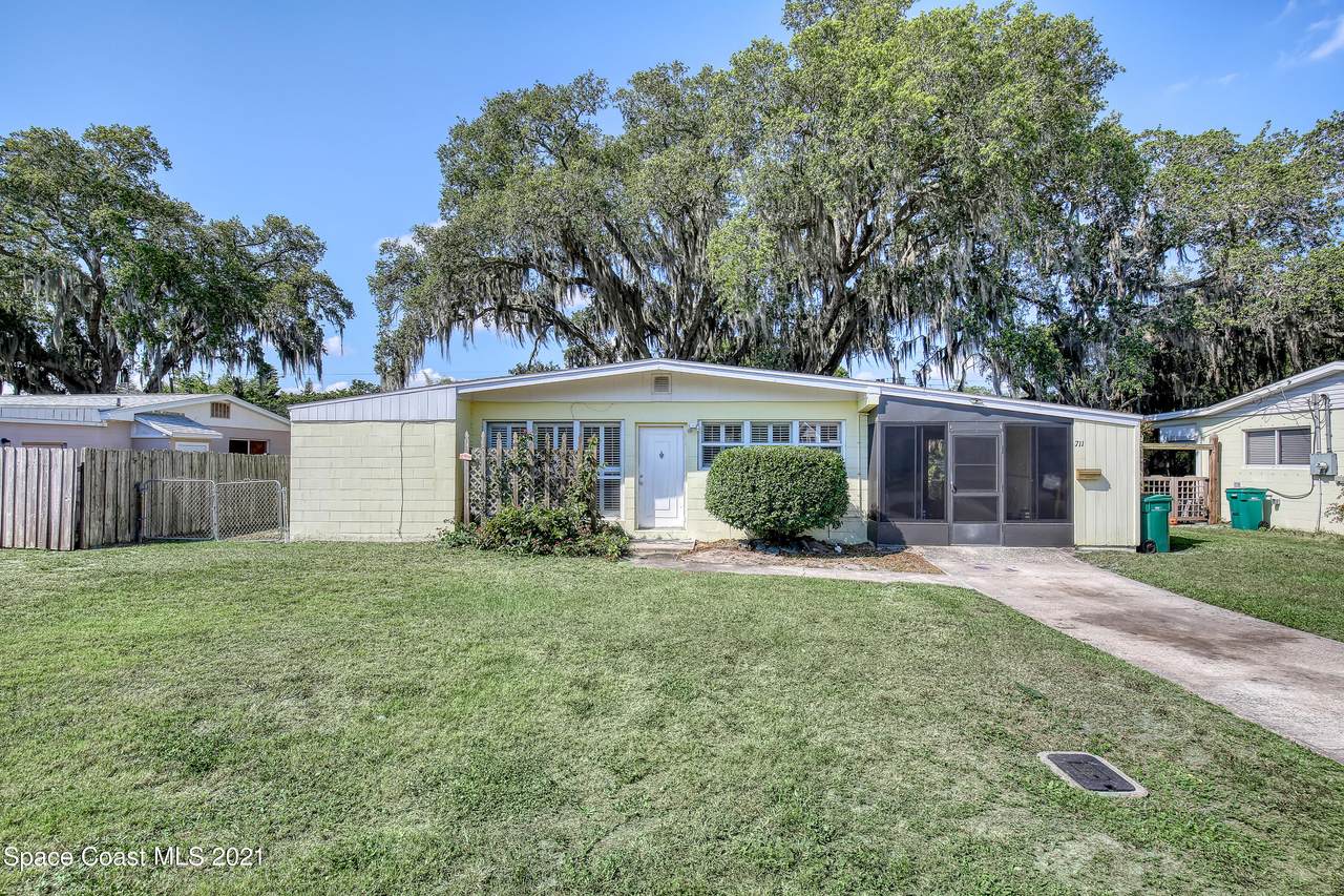 711 Espanola Way - Photo 1