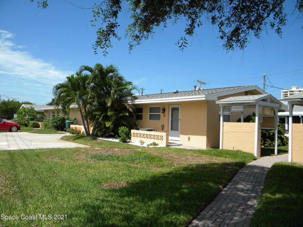 714 Catalina Road - Photo 1