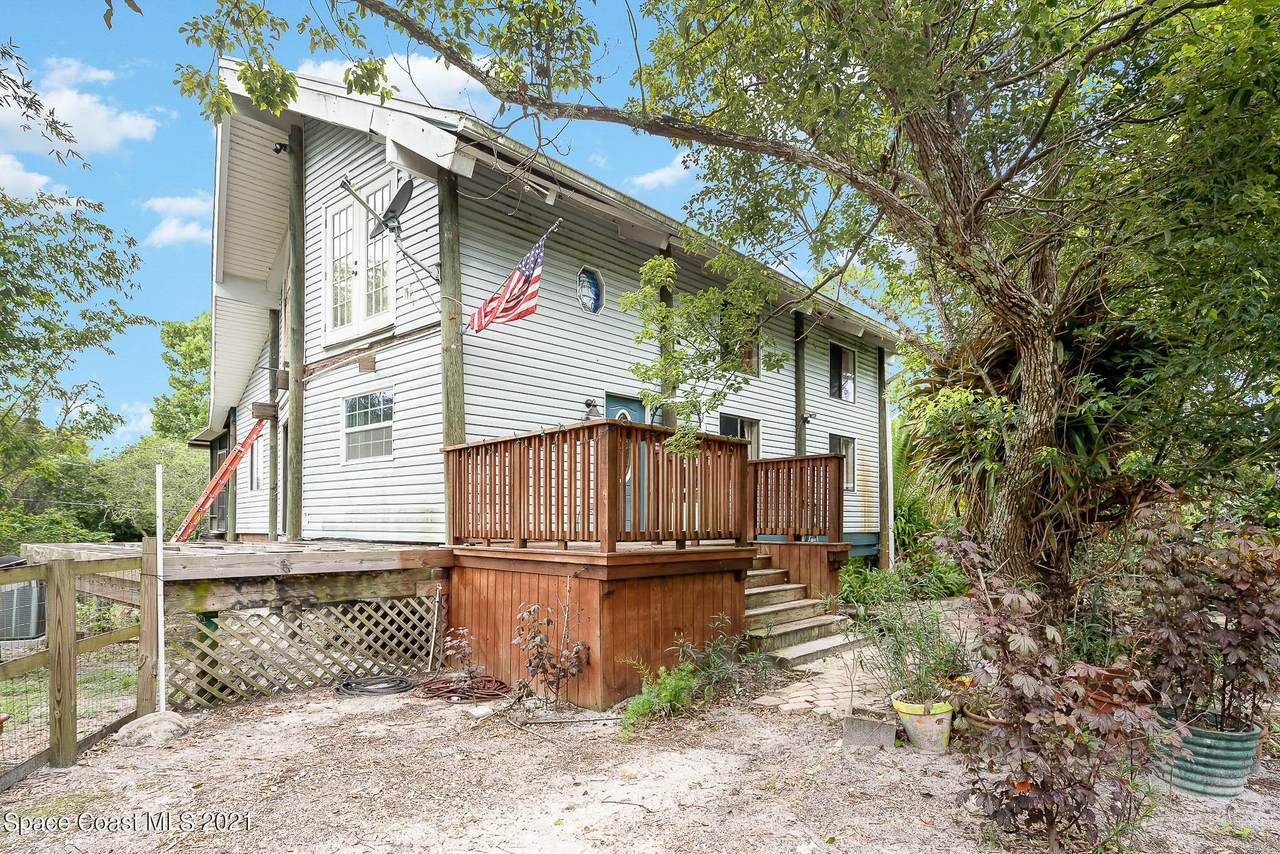 6261 Sleepy Hollow Drive - Photo 1