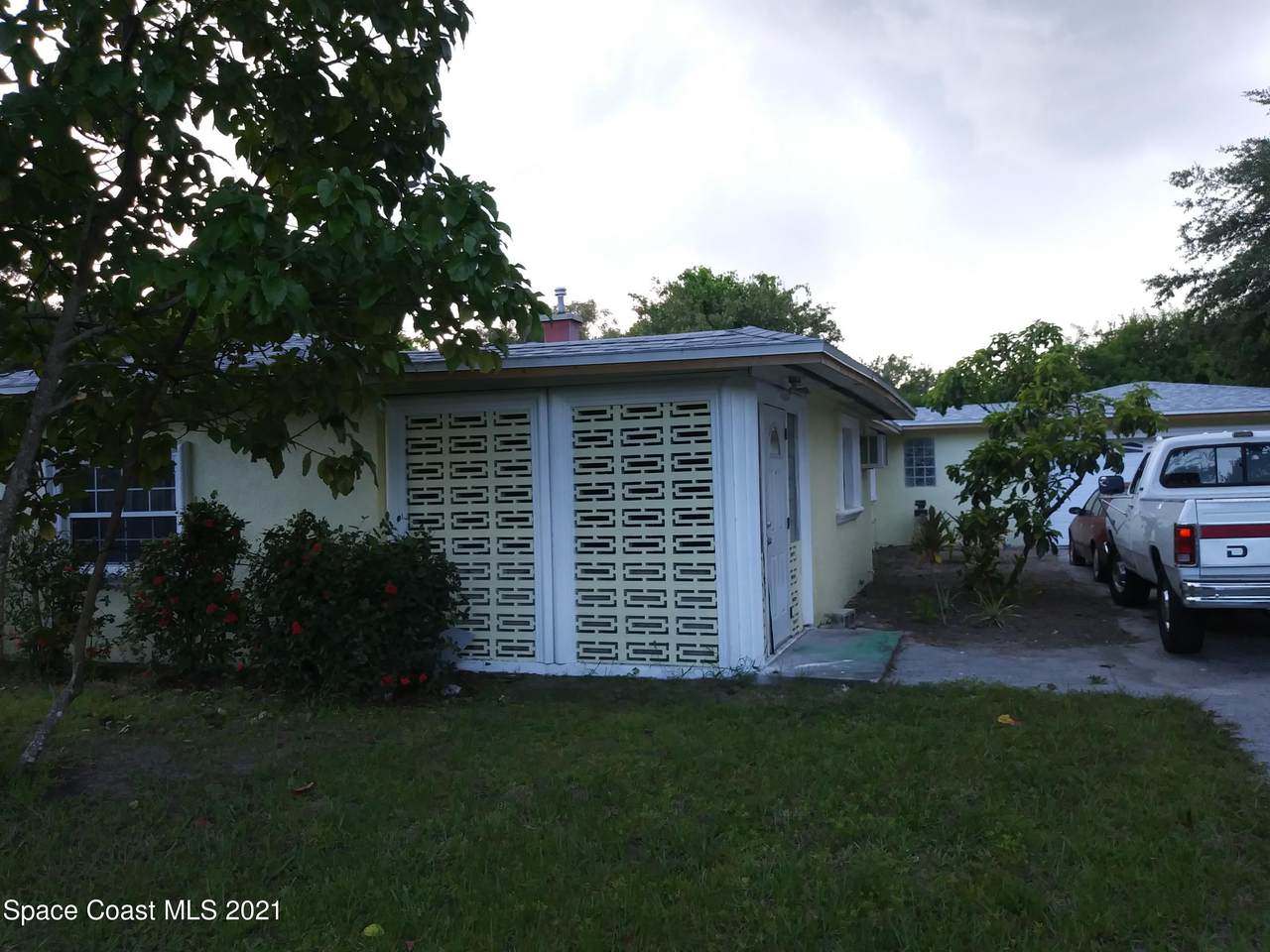 227 Lincoln Road - Photo 1