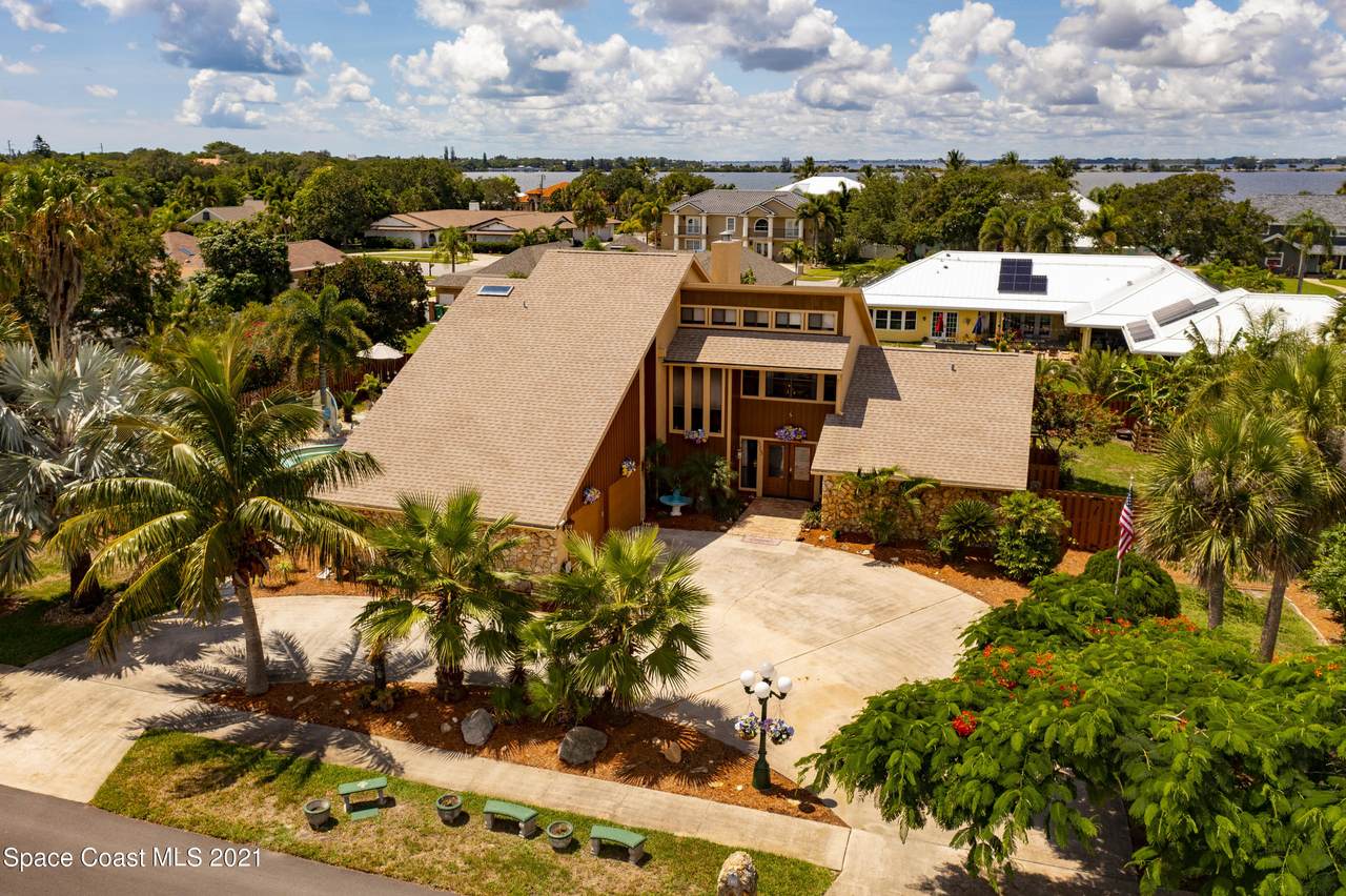 513 River Oaks Drive - Photo 1