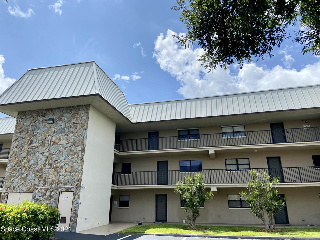 325 Tangle Run Boulevard - Photo 1