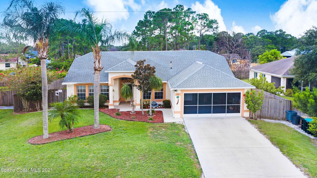 656 Americana Boulevard - Photo 1