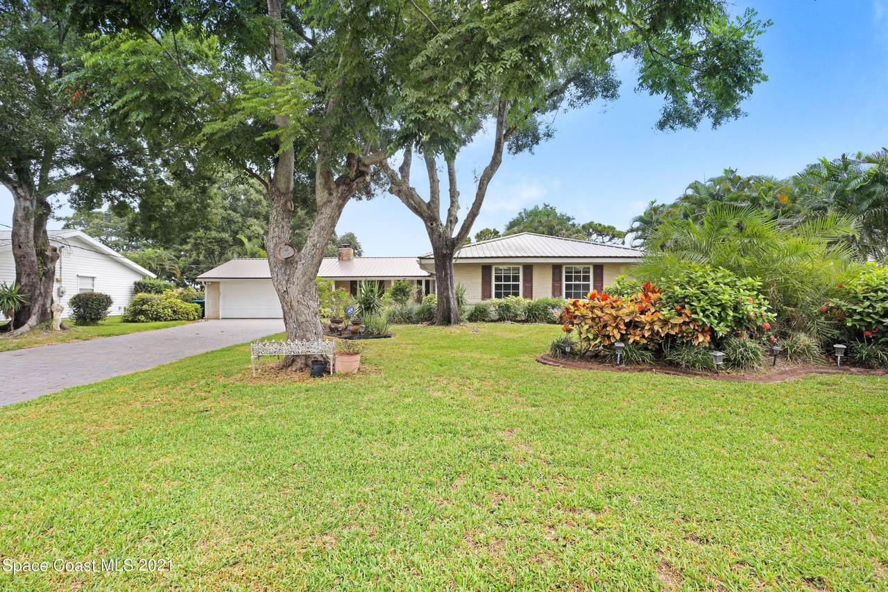 1049 Glenham Drive - Photo 1