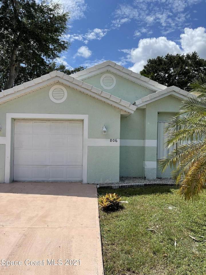 806 Bracken Terrace - Photo 1