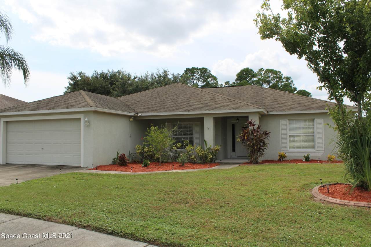 5482 Yaupon Holly Drive - Photo 1