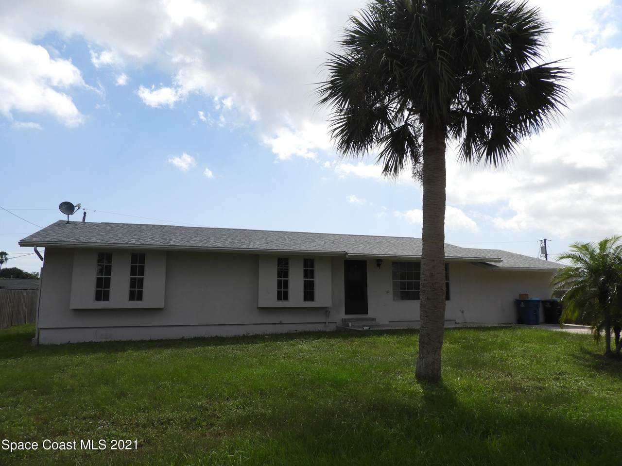 441 Bradley Avenue - Photo 1