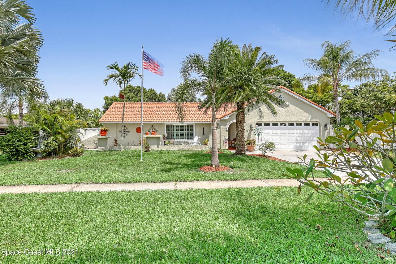 895 Riviera Drive - Photo 1