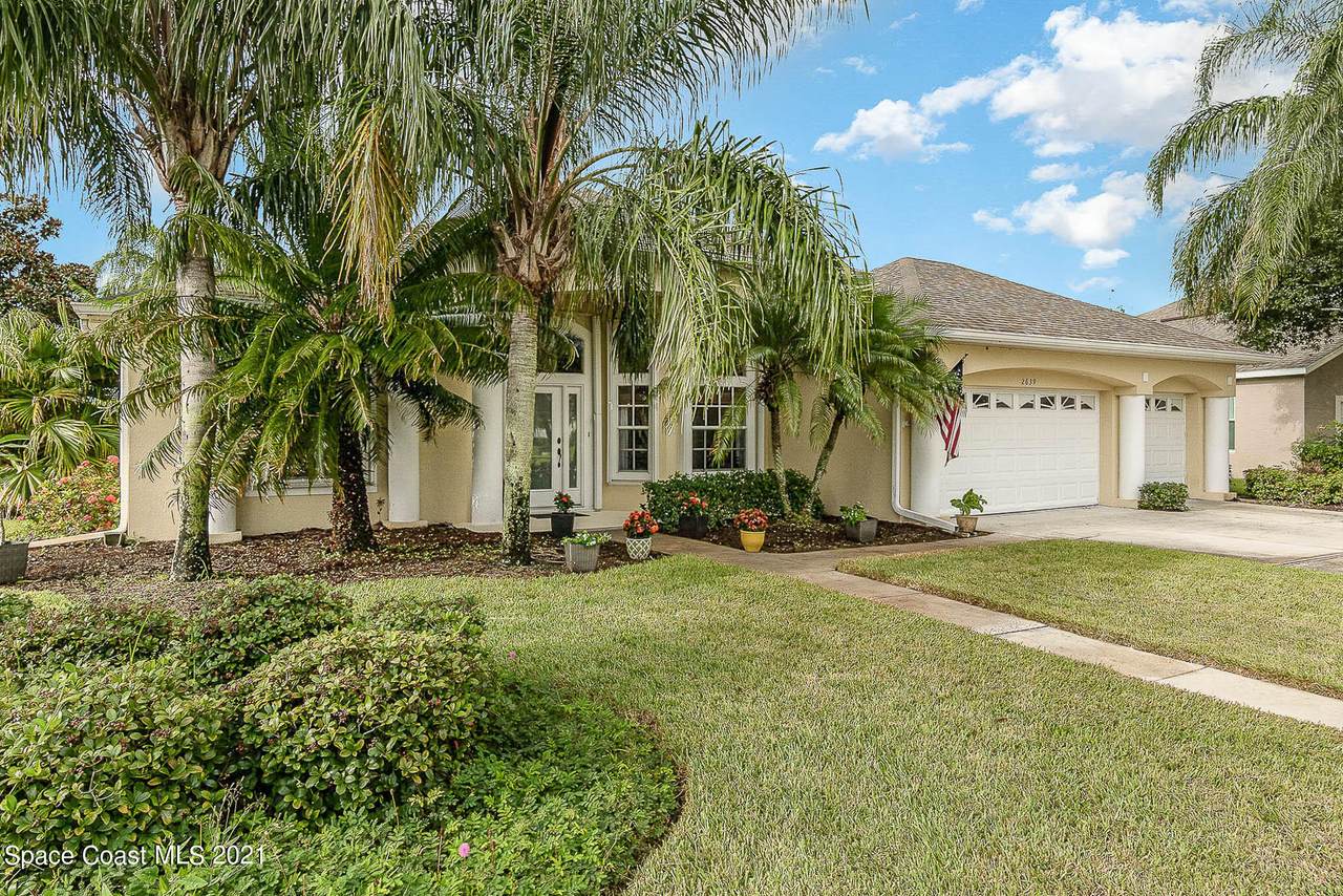 2639 Canterbury Circle - Photo 1