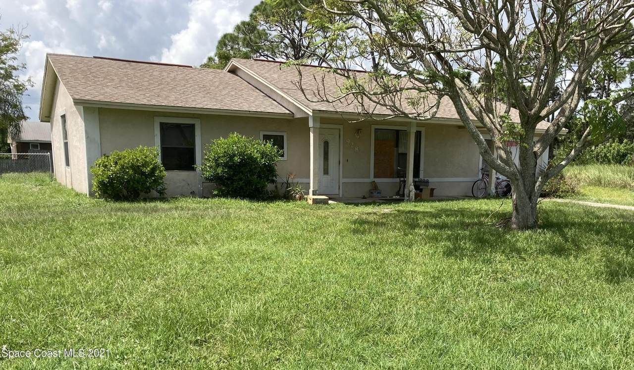928 Ulster Avenue - Photo 1
