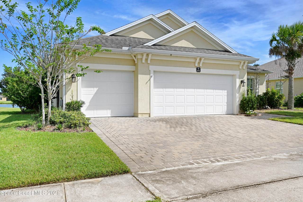 1971 Bridgeport Circle - Photo 1