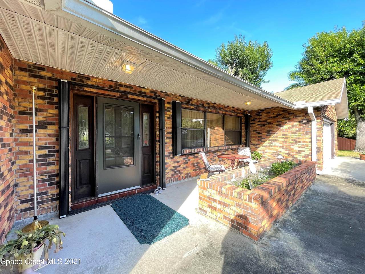 601 Strait Avenue - Photo 1