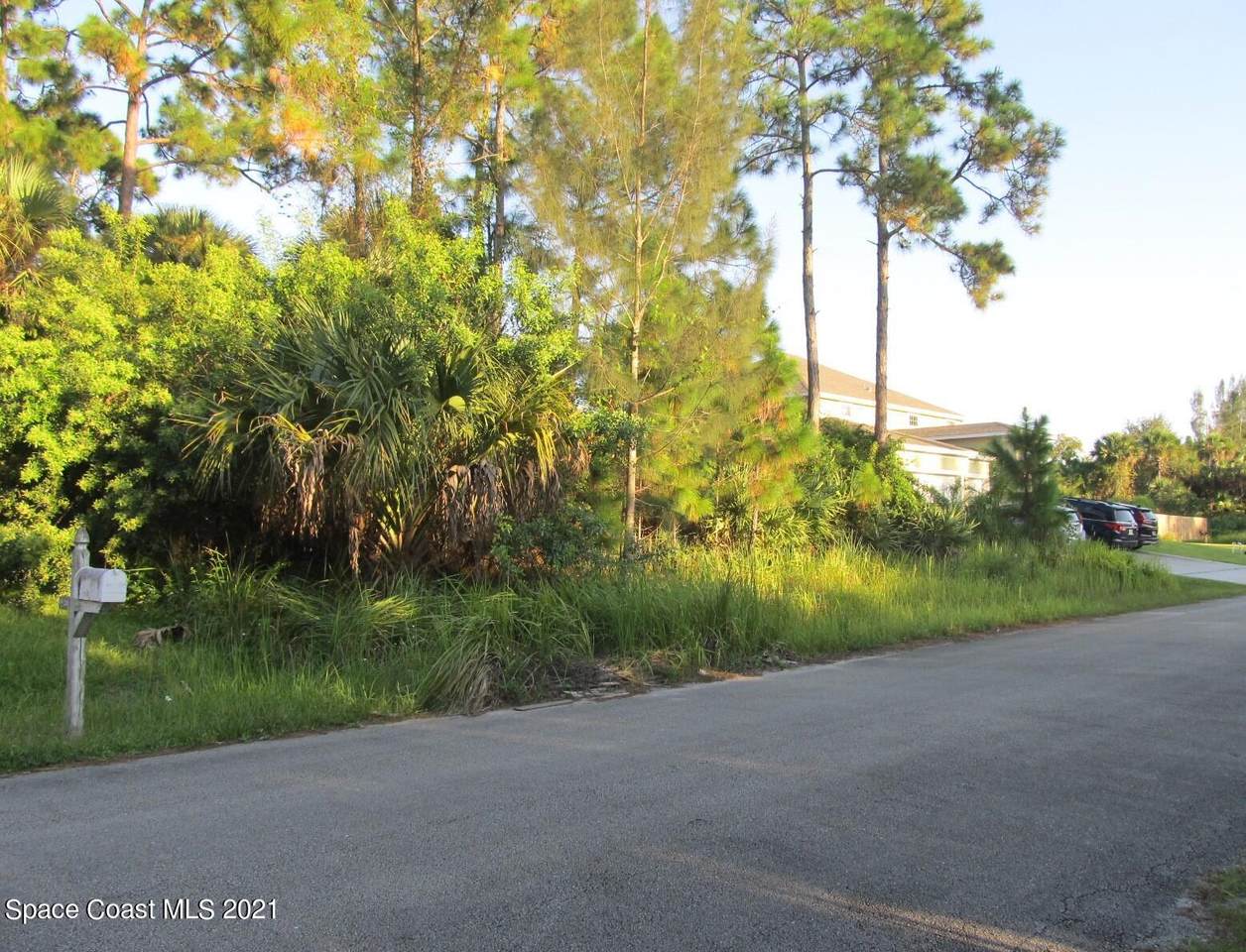 715 Haryestor Avenue - Photo 1
