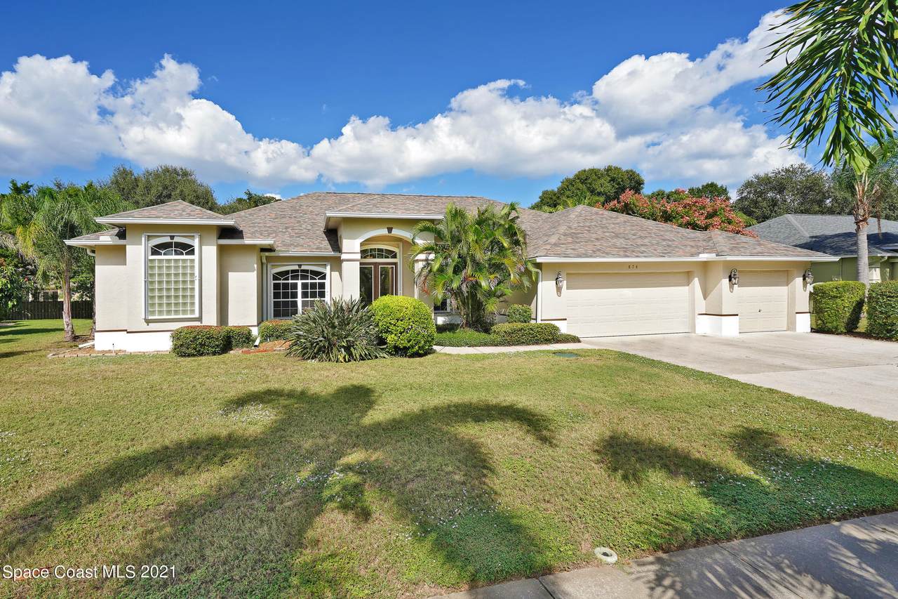 874 Woodbine Drive - Photo 1