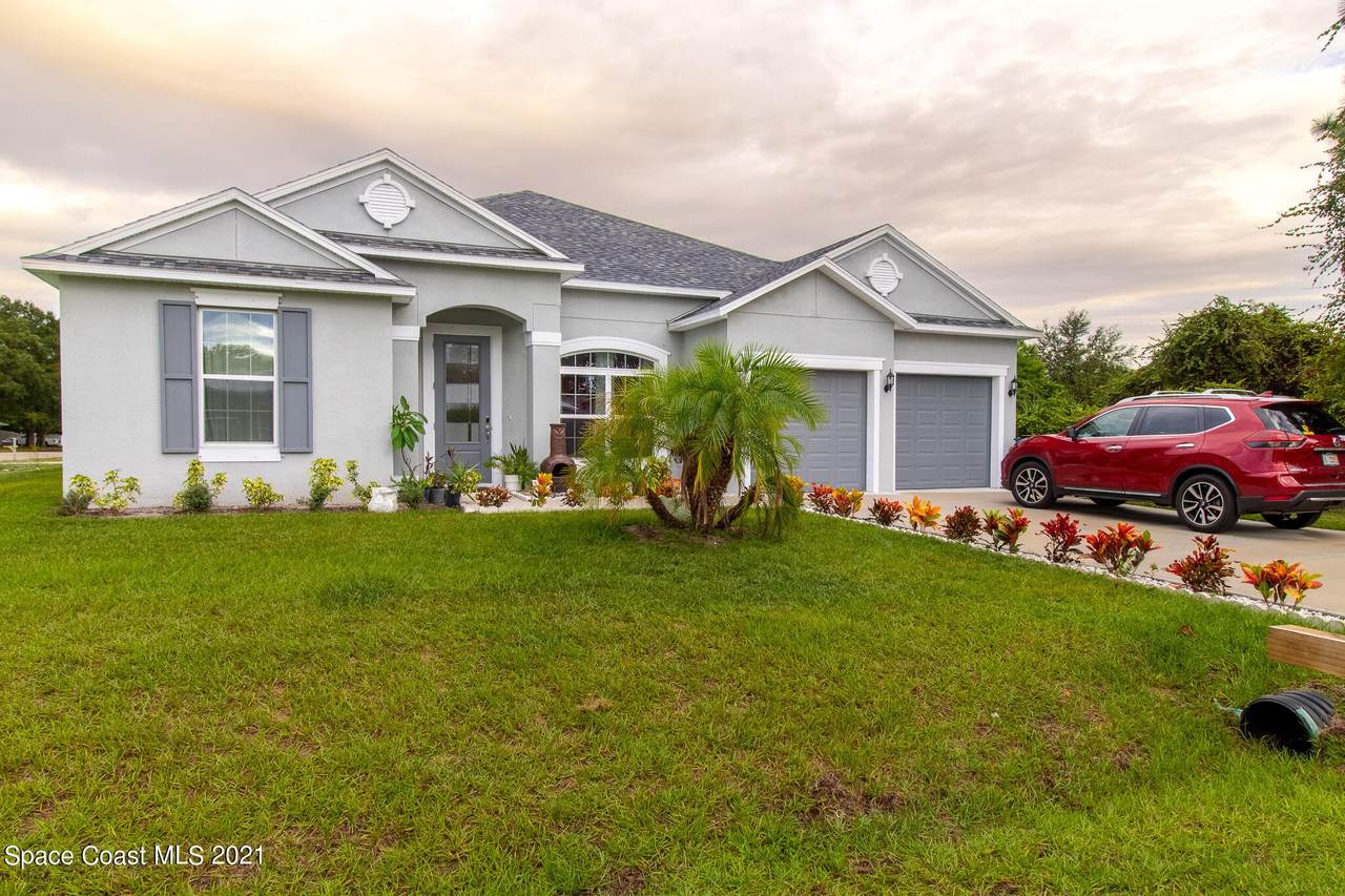467 Alesio Avenue - Photo 1