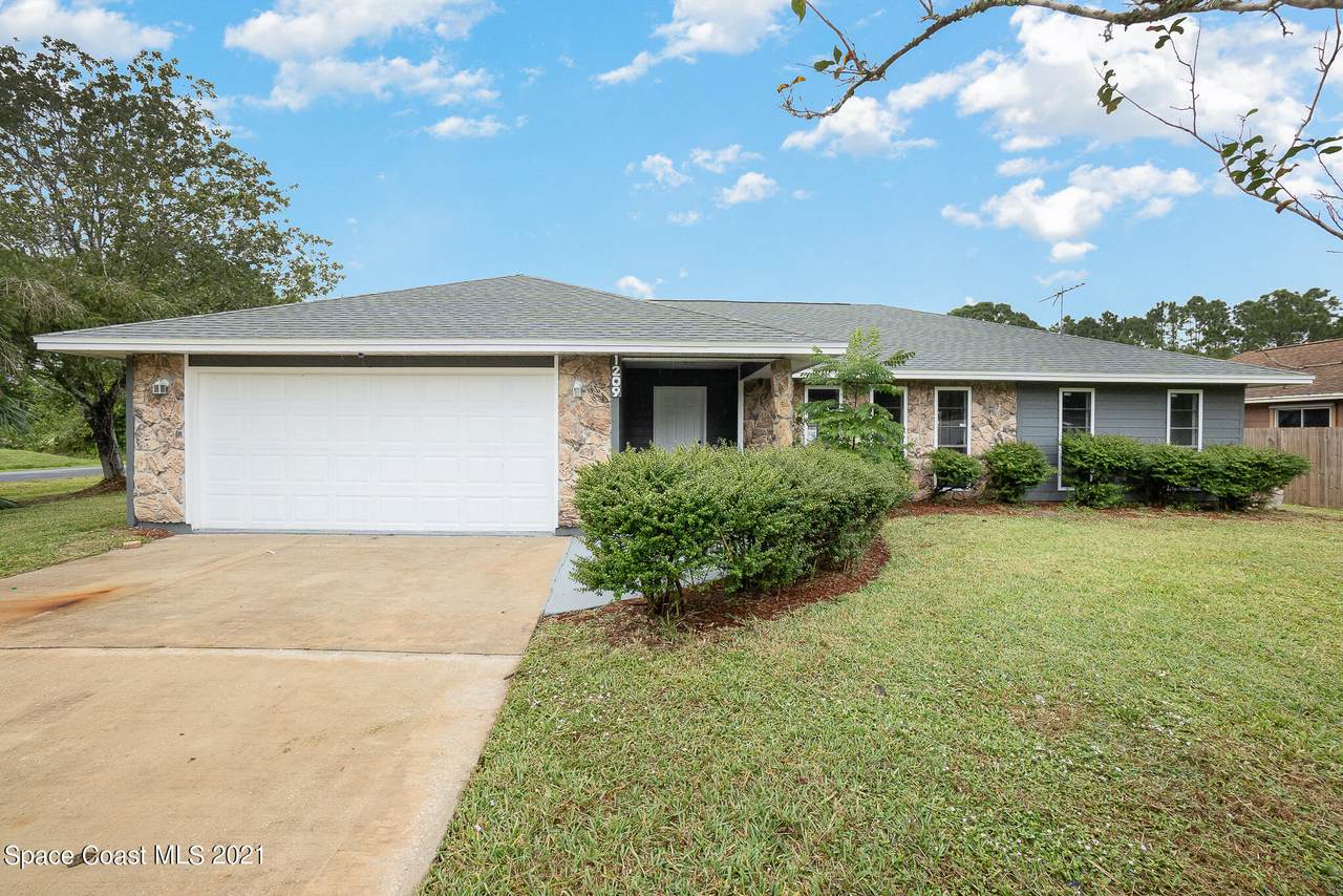 1209 Theresa Street - Photo 1
