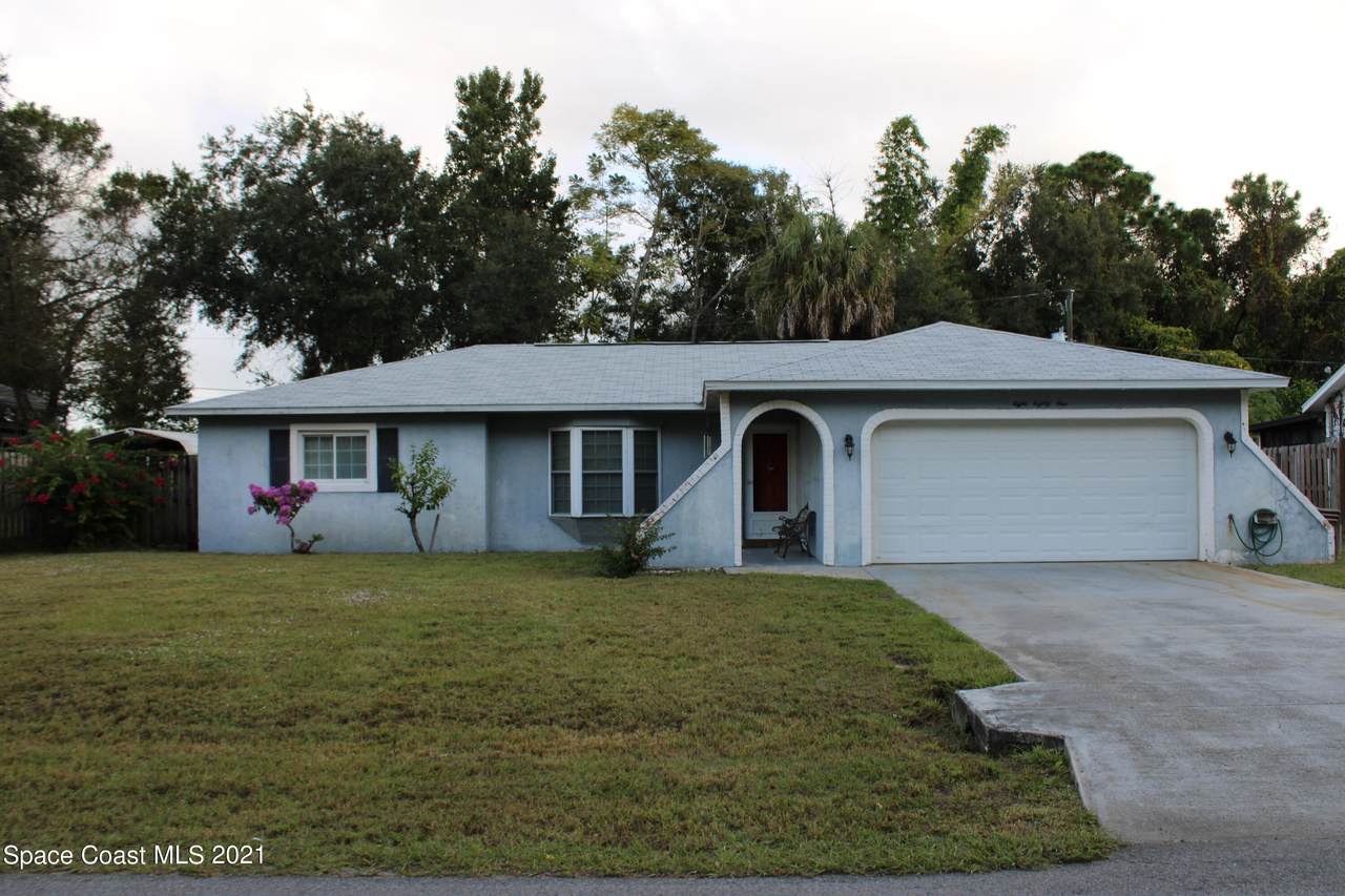 881 Merrimac Street - Photo 1