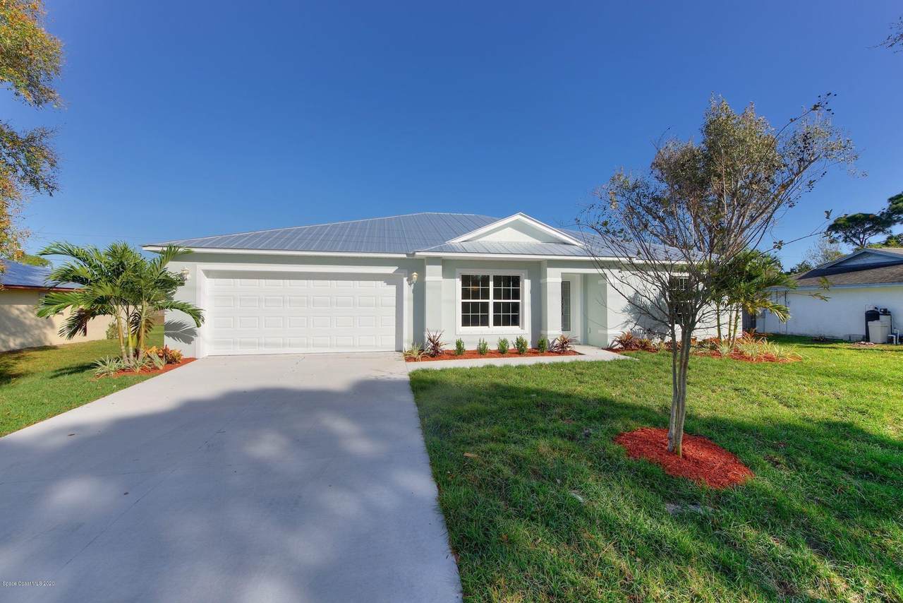 850 Forest Street - Photo 1