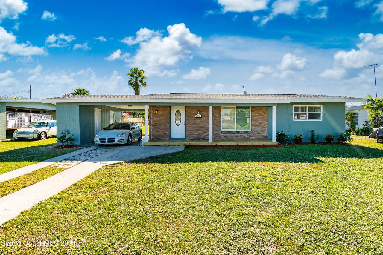 22103 Laramore Avenue - Photo 1