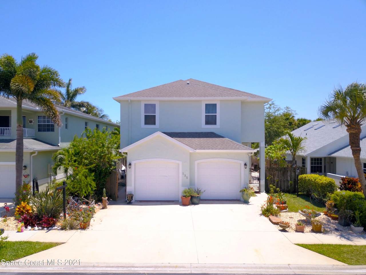135 Ocean Garden Lane - Photo 1
