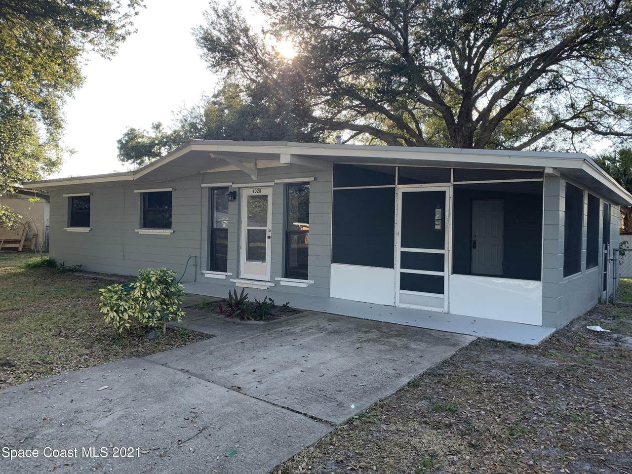 1028 Cleveland Street - Photo 1