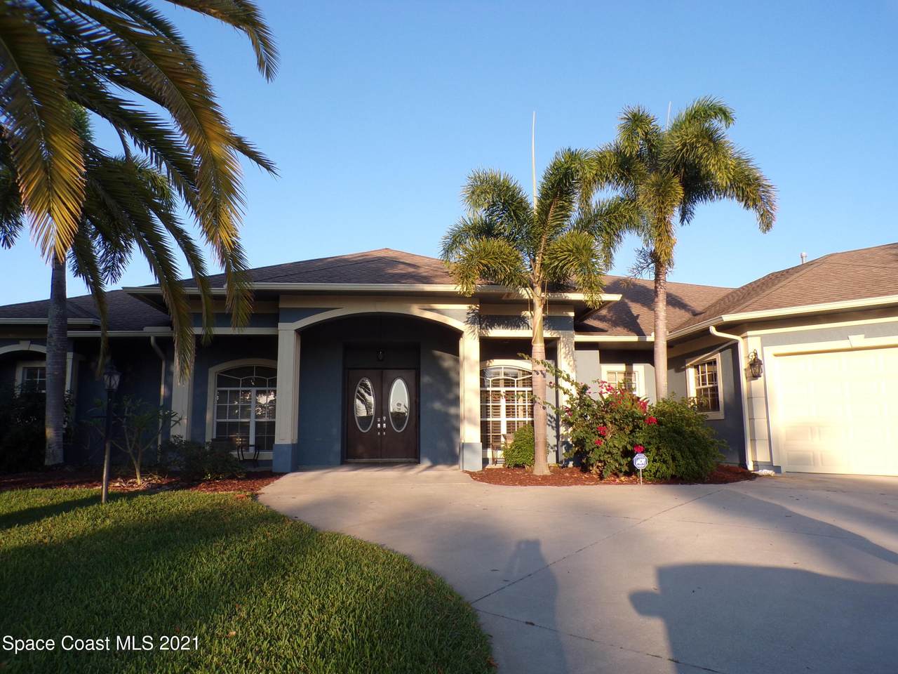 807 Holden Court - Photo 1