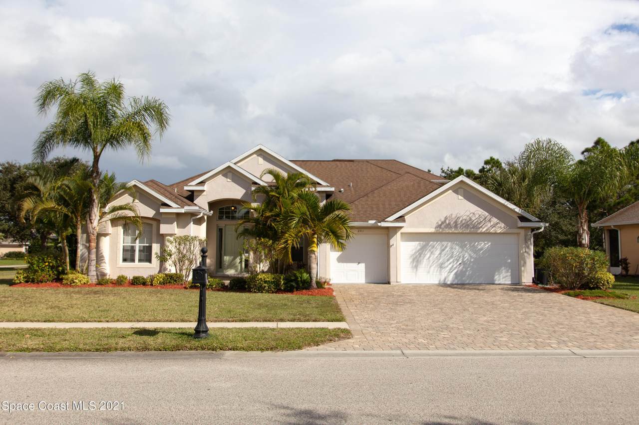 201 Ridgemont Circle - Photo 1