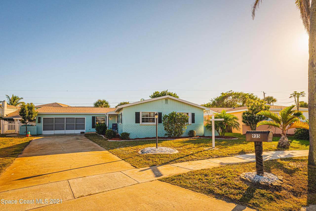 935 Bluewater Drive - Photo 1