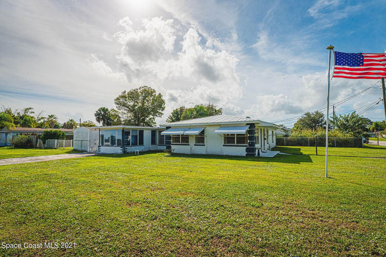 319 Holly Lane - Photo 1