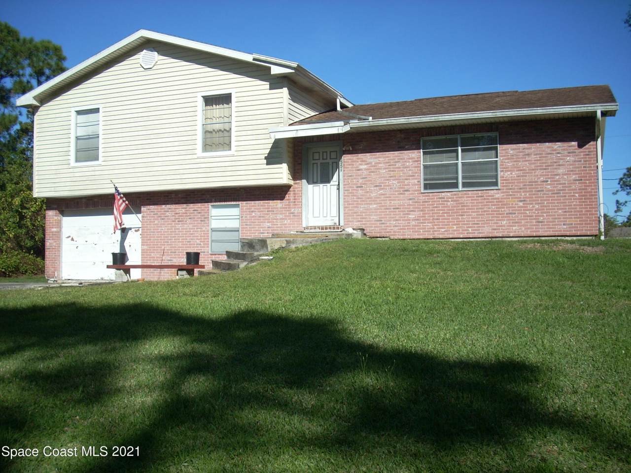 1551 Van Buren Avenue - Photo 1