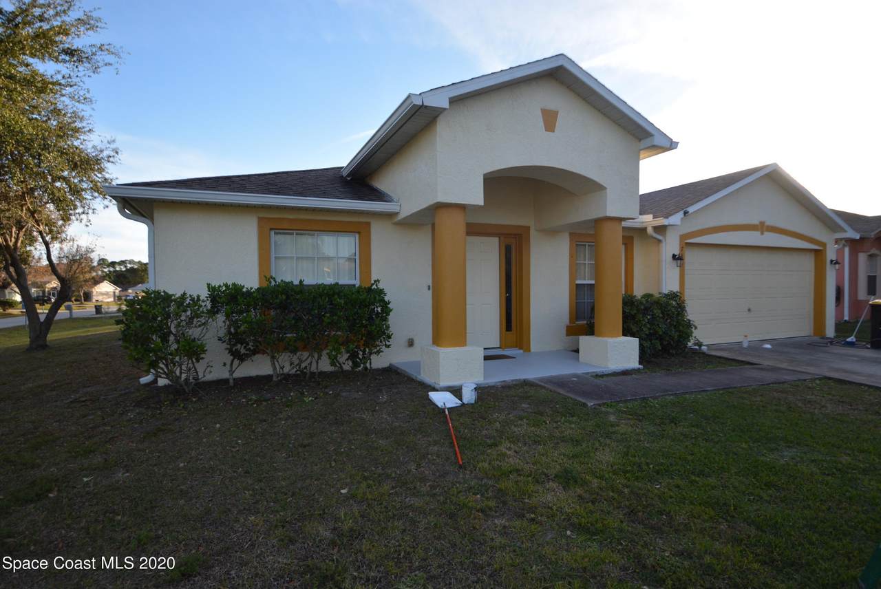 742 Americana Boulevard - Photo 1