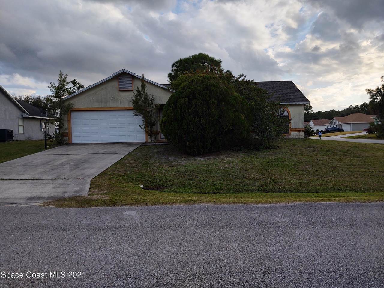 1890 Rawdon Street - Photo 1