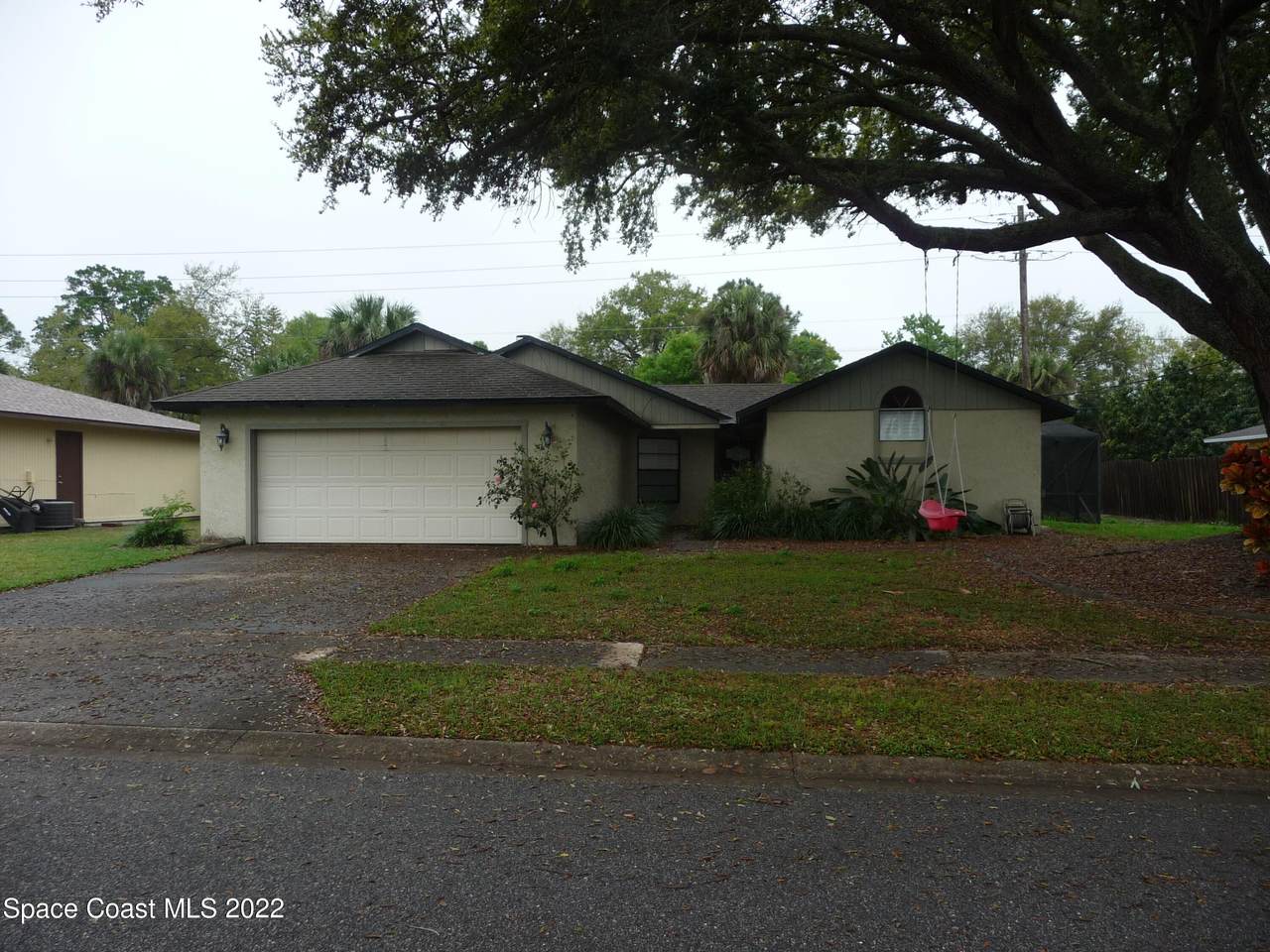 1061 Fairlawn Drive - Photo 1