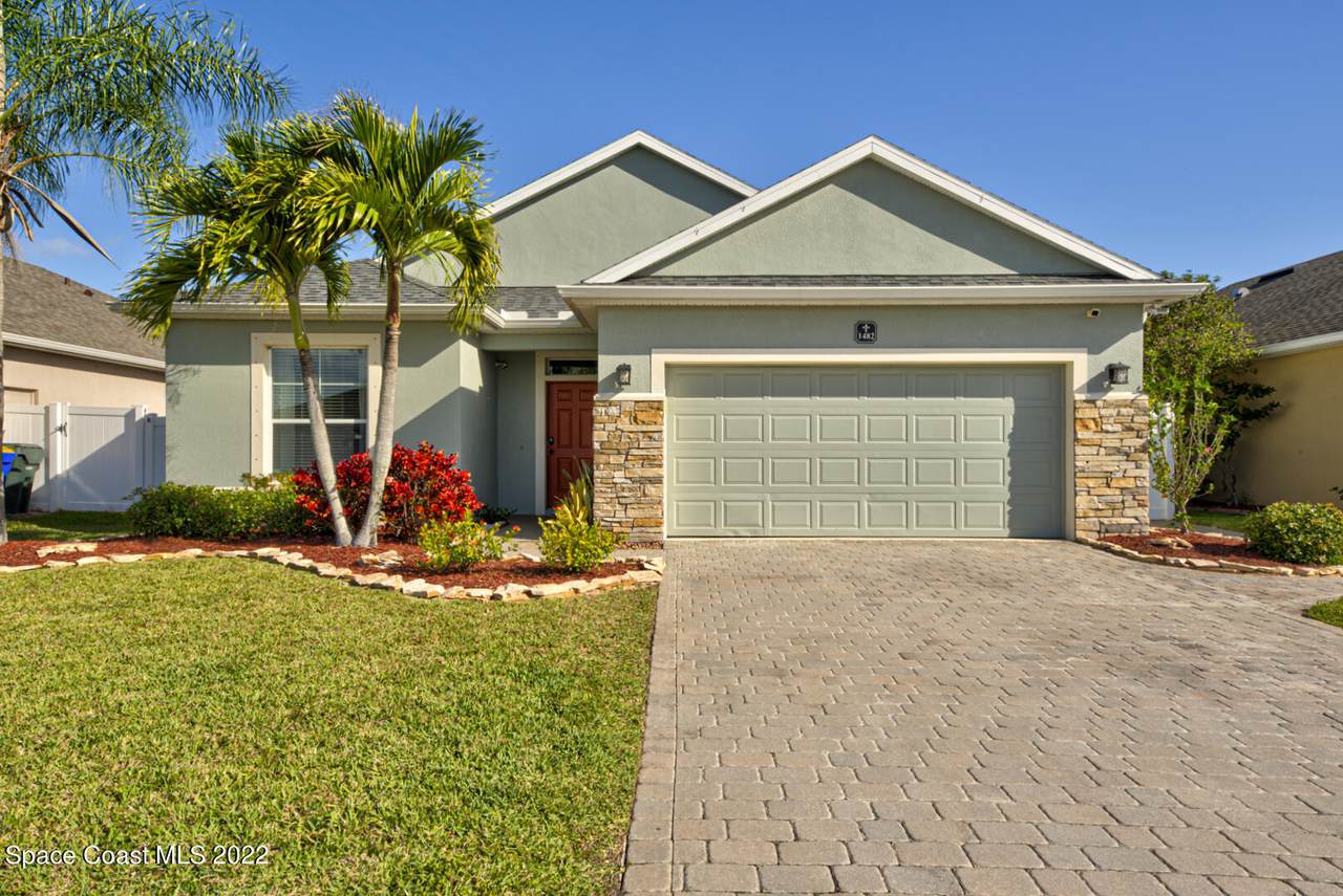 1482 Hemingway Boulevard - Photo 1