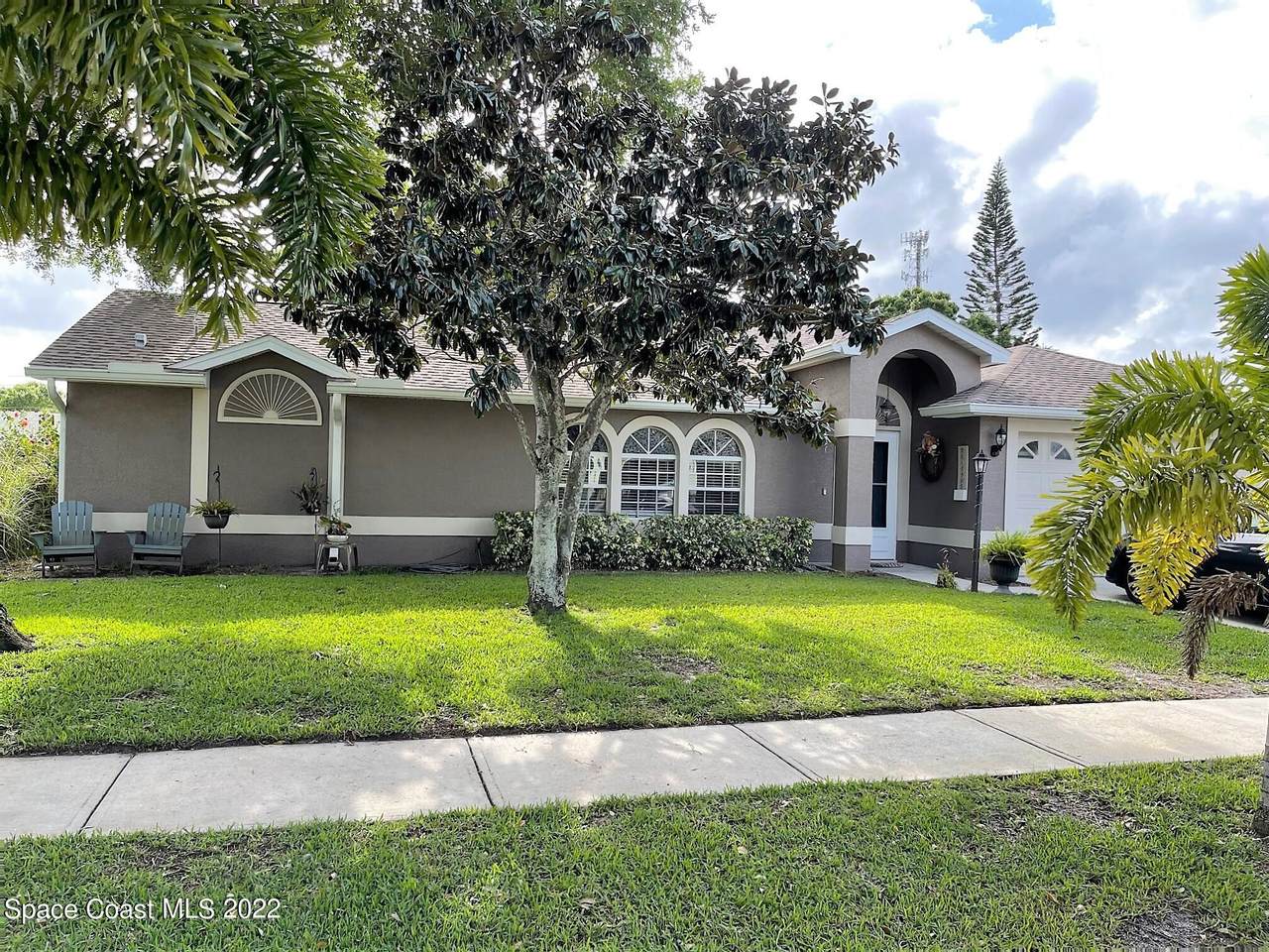 2060 Sierra Street - Photo 1