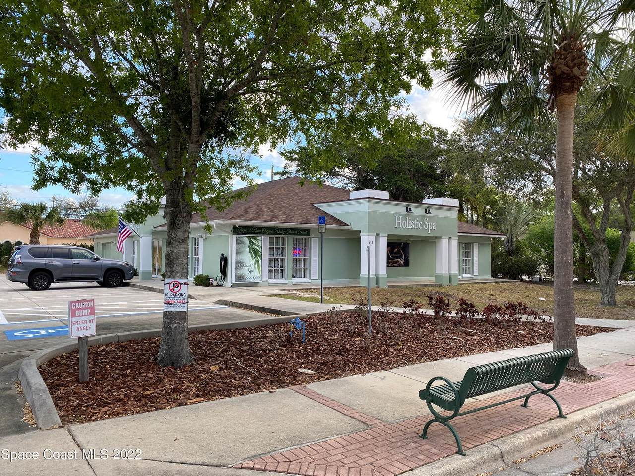 412 New Haven Avenue - Photo 1