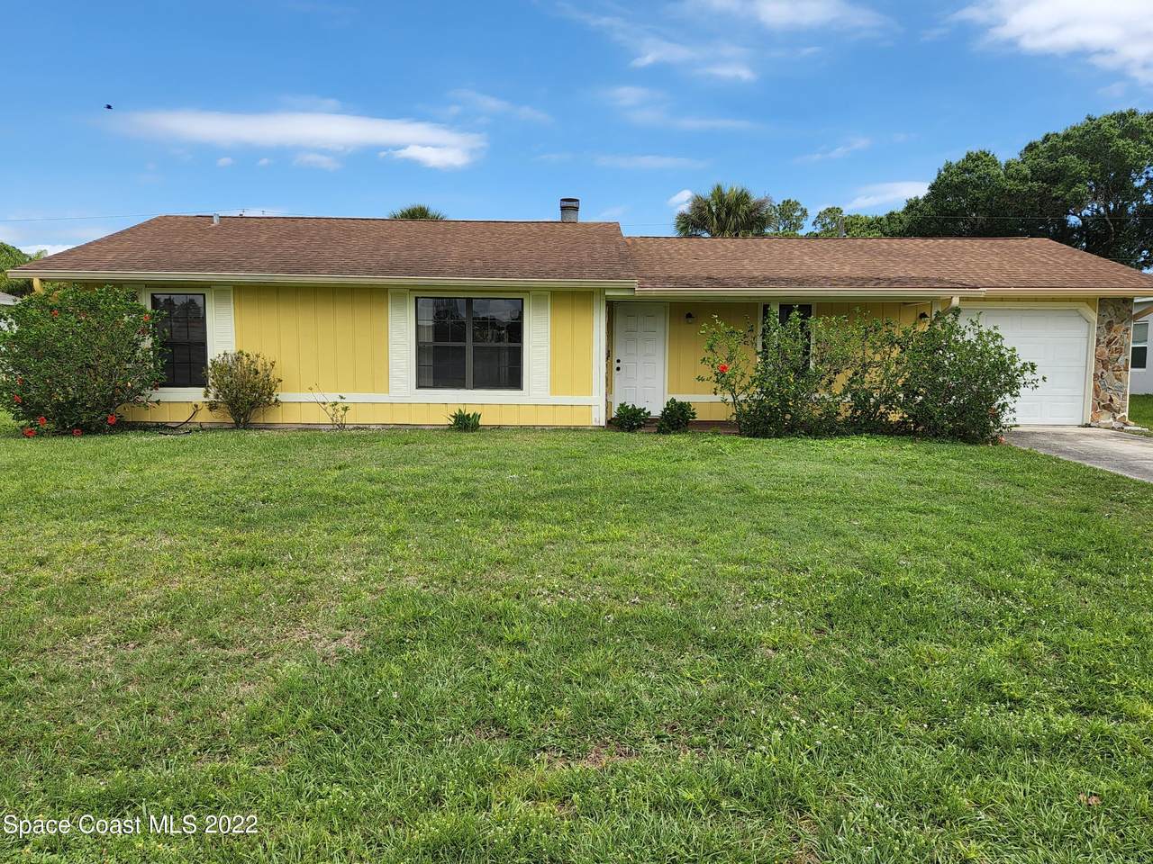449 Americana Boulevard - Photo 1